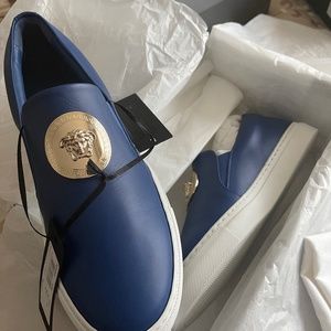 Versace shoes size 39 or 9 in womens